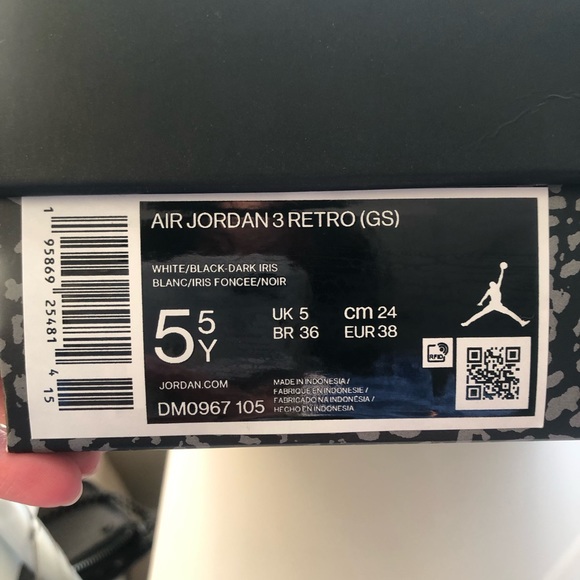 Jordan 3 Dark Iris - Picture 2 of 4